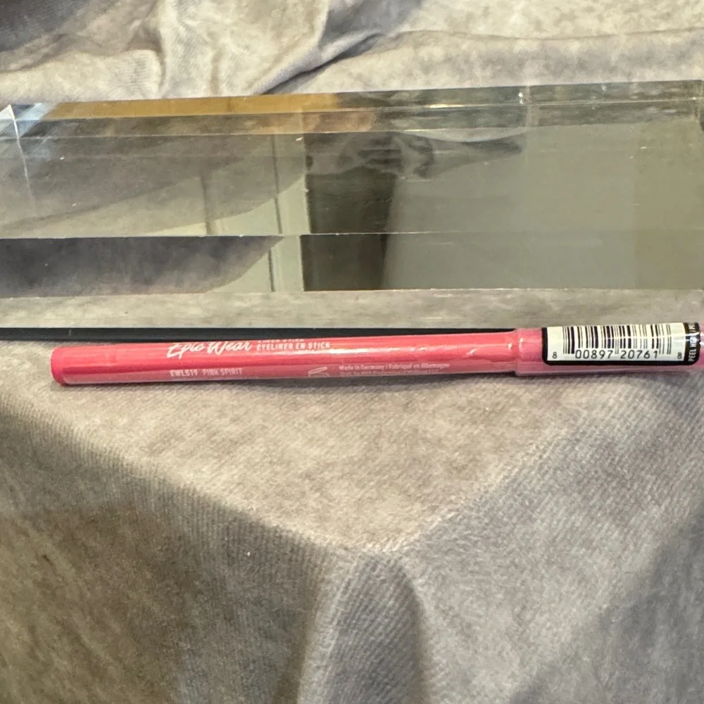 NYX  Epic Pink Lip‎ Liner Pencil # EWL519 pink spirit